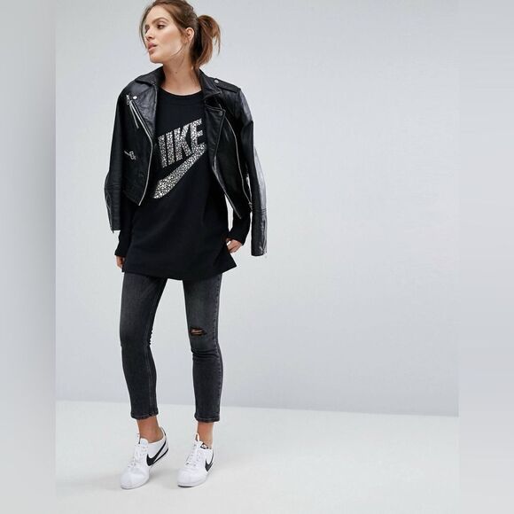 NIKE Women’s Pullover Metallic Polka Dot Swoosh Logo Sz M - Picture 11 of 11